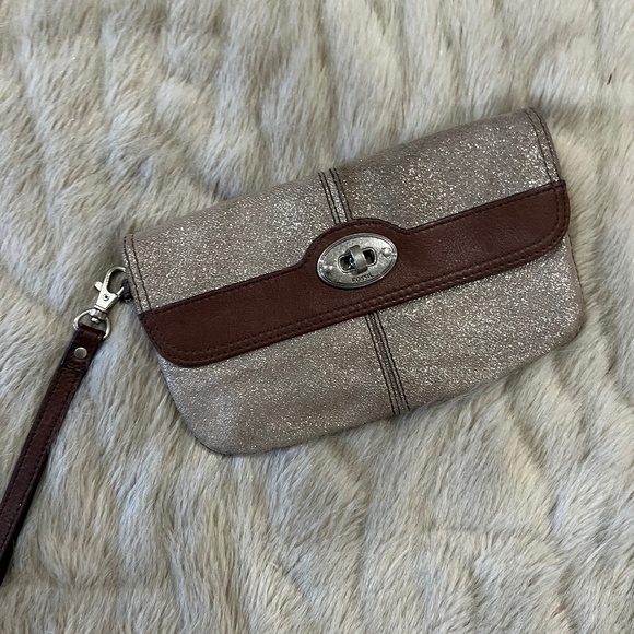 Fossil Wristlet - Picture 1 of 5